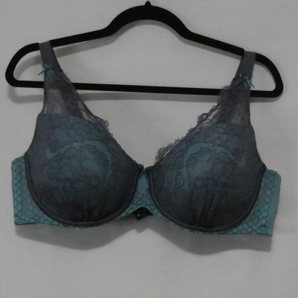 AG - ASHLEY GRAHAM | 40 DDD | Elegant Grey and Turquoise Lace Patterned Bra